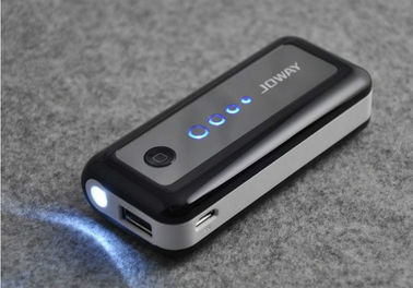 O perfume rápido ultra fino Samsung da carga põe o banco 4400mah para o celular