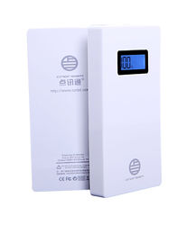 o banco portátil do poder 5000mAh para dispositivos móveis com exposição 5V 2.1A do Lcd Output a C.C.