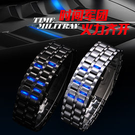Relógio conduzido azul do bracelete do samurai feito sob encomenda do ferro do relógio da banda de metal para homens